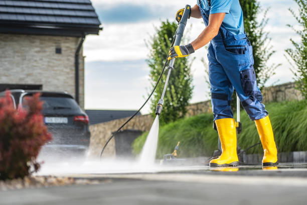 Garage Pressure Washing in Ford City, CA